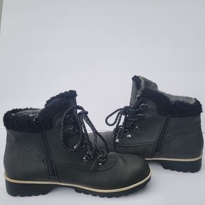New Women's Hiking Boots Size 9 JBU